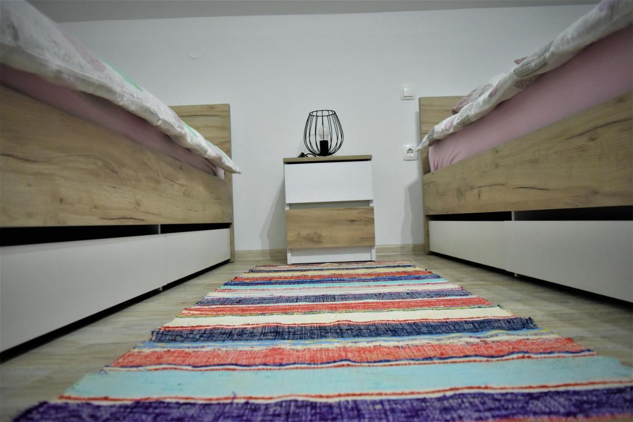 Guest House Tonka Otočac Esterno foto