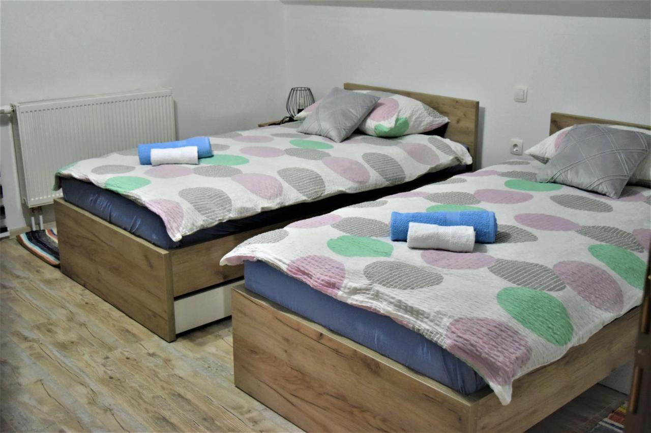 Guest House Tonka Otočac Esterno foto